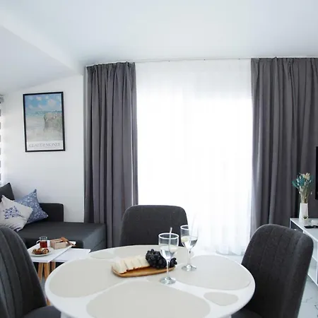 Art Life Apartment *
